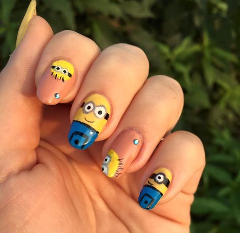 Minion Nails Acrylic, Minions Nails, Minion Nail Art, Spongebob Nails, Minion Nails, Girls Nail Designs, A Minion, Punk Nails, Cute Spring Nails