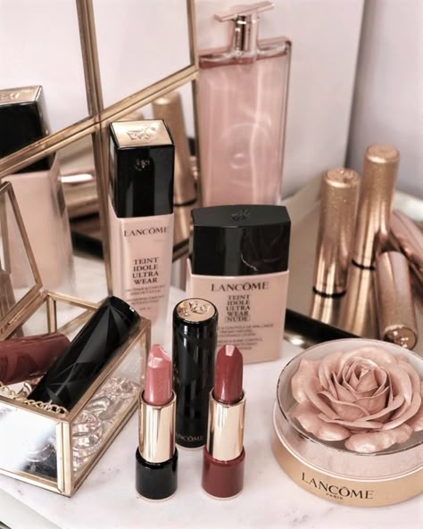 Image discovered by ♡Joelle♡. Find images and videos about beauty, makeup and lips on We Heart It - the app to get lost in what you love. Teint Idole Ultra Wear Foundation, Alat Makeup, Make Up Collection, Lancome Makeup, Cheap Makeup, Kids Makeup, Luxury Makeup, Body Care Routine, Makeup Items