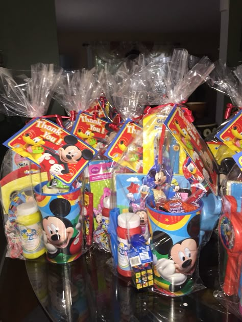 Mickey Mouse clubhouse candy bags Γενέθλια Mickey Mouse, Mickey Mouse Birthday Theme, Mickey First Birthday, Mickey Mouse Bday, Mickey 1st Birthdays, Twodles Birthday, Mickey Mouse Themed Birthday Party, Mickey Mouse First Birthday, Mickey Mouse Clubhouse Birthday Party