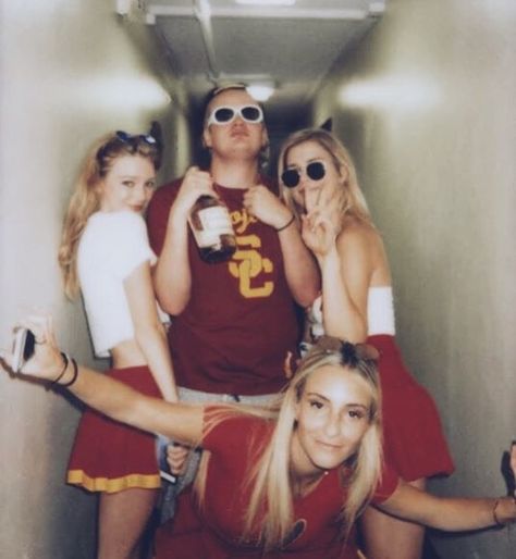 USC Usc Dorm, College Goals, College Vision Board, College Sorority, College Game Days, College Aesthetic, Dream College, Party Fits, Dream School