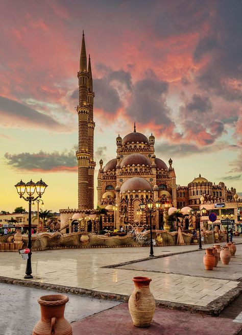 The ِAl Sahabah (companions) mosque in Sharm Al Sheikh after sunset Sharm El Sheikh Aesthetic, Sharm Sheikh, Egypt Wallpaper, Sharm El Sheikh Egypt, شرم الشيخ, Visit Egypt, Sharm El Sheikh, Cairo Egypt, 2025 Vision