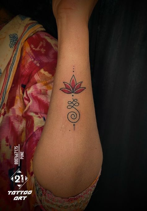 Sanjay Tattoo Design, Colour Tatoos Woman, Sidearm Tattoos For Women, Navratri Tattoo Design, Navratri Tattoo, 21 Tattoo, Random Tattoos, Girls Tattoos, Lotus Flower Tattoo Design