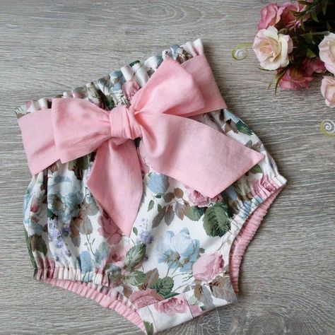 Baby Shorts Pattern, Bloomers Pattern, Baby Bloomers Pattern, Diaper Cover Pattern, Patterns For Kids, Shorts Pattern, Diy Bebe, Trendy Sewing, Baby Clothes Patterns