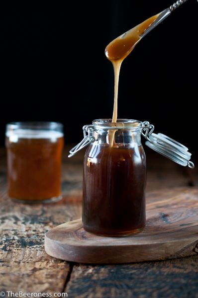 Salted Beer Caramel Sauce plus 5 More Edible Homemade Beer Gifts Beer Caramel, Cupcake Topping, Homemade Beer, Cooking With Beer, Recipes Chocolate, Caramel Syrup, Edible Gifts, Beer Recipes, Sweet Sauce