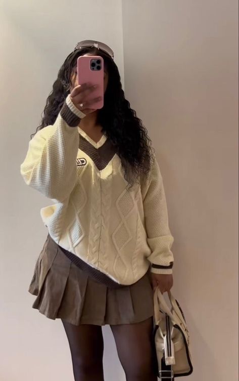 Wallpaper Gif Cute, Cream Sweater Dress Outfit, Ig Names, Cargo Leggings, Mode Zara, Estilo Preppy, Cream Sweater, Wool Pants, Fashion Streetwear