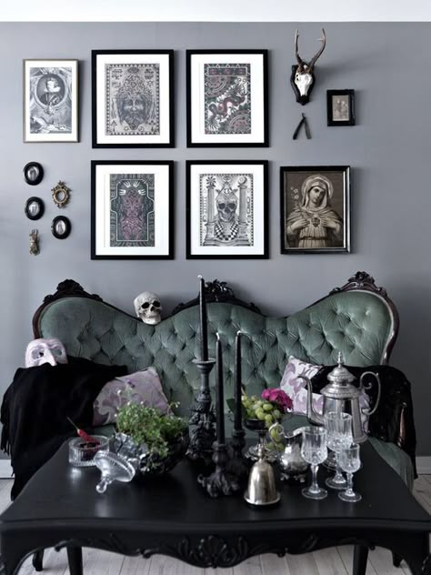 Weekend decorating idea: spruce up your coffee table — The Decorista Goth Living Room Ideas, Goth Living Room, Gothic Living Room, Gothic Interior, Goth Home, Goth Home Decor, Style Deco, Gothic Decor, Gothic Home Decor