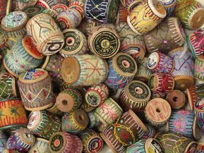 Spool Ornaments, Wooden Spool Crafts, Spool Crafts, Wood Spool, Wooden Spools, Penny Rugs, Wool Projects, Thread Spools, Wool Applique