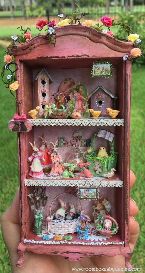 Easter Dollhouse, Tableau Relief, Spring Vignettes, Easter Miniatures, Easter Minis, Spring Minis, Mini Crafts, Miniature Easter, Boho Backdrop