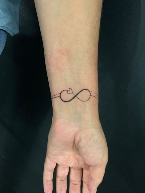 Infinity Anklet Tattoo, Infinity Bracelet Tattoo, Tattoos Pulseras, Eternity Tattoo, Tattoo Armband, Ankle Band Tattoo, Infinity Tattoo On Wrist, Word Tattoo Ideas, Tattoos For Women Small Meaningful