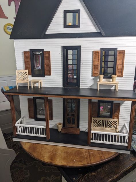 Black Dollhouse, Barbie Display, Farmhouse Dollhouse, Vermont Farmhouse, Dollhouse Makeover, Dollhouse Living Room, Doll House Plans, Dolls House Interiors, Barbie House