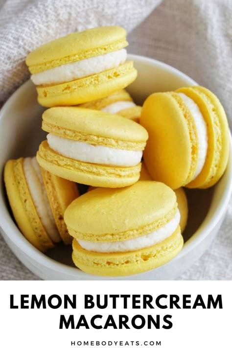 I'm obsessed with these French macarons that are filled with a lemon buttercream. Seriously, these are the best spring macarons. If you've been looking for some delicious citrus macarons, you have to try these lemon macarons. This recipe would also be perfect if you wanted to make some Easter macarons. Macarons Filling Recipe, Spring Macarons, Lemon Macaron Recipe, Easter Macarons, Macaroon Filling, Macaron Ideas, Lemon Macaroons, Macaron Recipes, Lemon Macarons