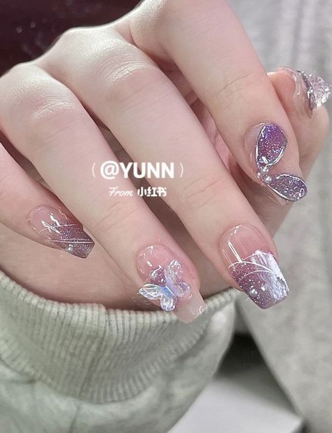 Nail Purple Butterfly, Chinese Nails Purple, Pink To Purple Nails, Xiaohongshu Nails Purple, Gel Nails Ideas Butterfly, Nail Art Douyin, Nail Art Ungu Lilac, Butterfly Nails Korean, Chinese Almond Nails