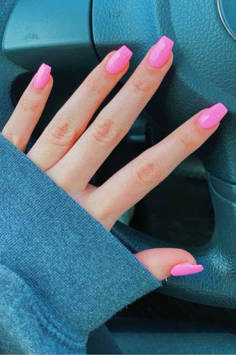 Plain Nail Ideas Summer, Plan Pink Nails, Short Coffin Shape Nails Summer, Early Spring Nails Solid Colors, Simple Spring Break Nails Acrylic, Solid Square Acrylic Nails, Easter Nails Solid Colors, Plain Nails Summer, Pink Acrylic Nails Solid Color