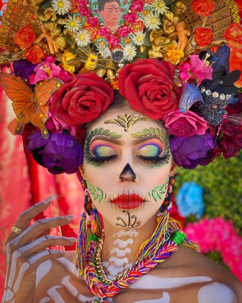 Catrina Costume, Halloween Makeup Sugar Skull, Sugar Skull Costume, Dead Makeup, Cowboys Logo, Cool Halloween Makeup, Sugar Skull Makeup, Amazing Halloween Makeup, Halloween Makeup Inspiration