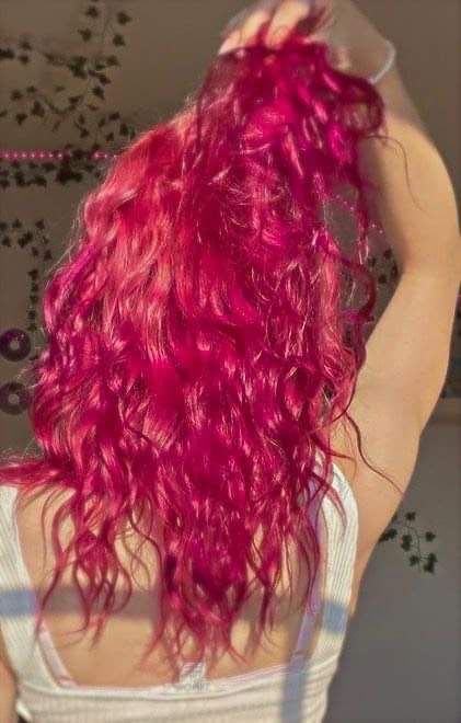 Hot Pink Hair, Cute Hair Colors, Bright Red Hair, Dyed Hair Inspiration, Pretty Hair Color, Dye My Hair, Hair Dye Colors, Hair Inspiration Color, Cut My Hair