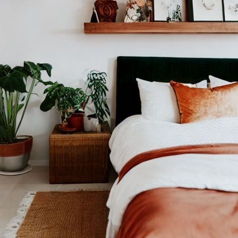 Bedroom With Black Headboard, Boho Bedroom With Black, Terracotta And Black, Black Headboard, Black Bedroom, Bedroom Boho, Boho Bedroom, Bedroom, Black