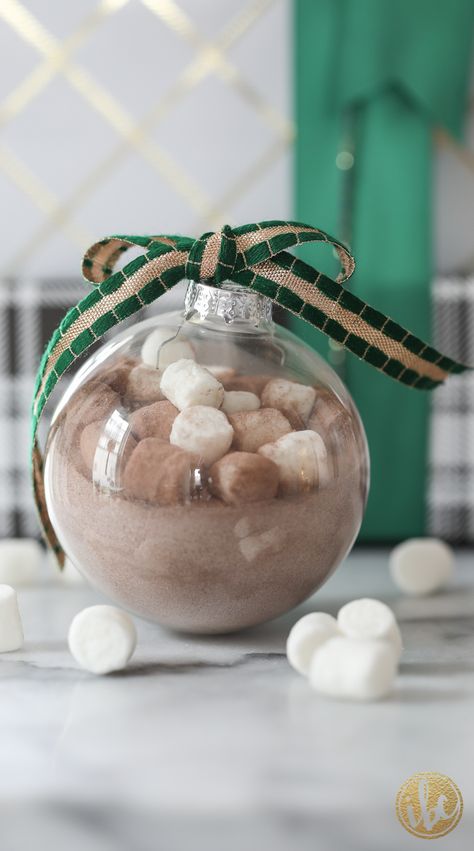 Fill a clear ornament with hot cocoa for a unique holiday gift! Christmas Gift Ideas via Inspired by Charm Clear Ornament Gift Ideas, Diy Clear Ornament Ideas, Clear Ornament Crafts, Filled Christmas Ornaments, Clear Ornament Ideas, Coco Recipes, Geeky Christmas, Gift Recipes, Clear Christmas Ornaments