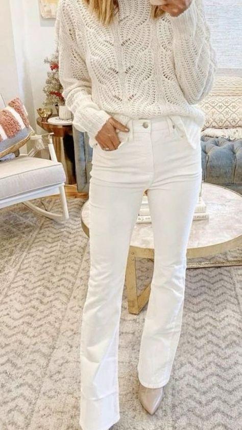 White Bell Bottoms Outfit Winter, White Flare Pants Outfit Winter, White Flared Jeans Outfit Winter, Styling White Jeans For Fall, Cream Bootcut Jeans Outfit, White Flare Jeans Winter Outfit, Gray Sweater White Jeans Outfit, White Bootcut Jeans Outfit Winter, White Flare Jeans Outfit Fall