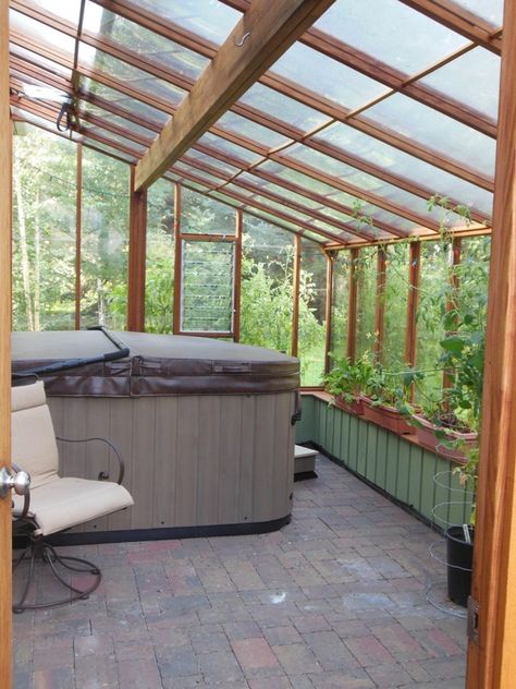 Greenhouse Attached To House, Garden Sunroom, Whirlpool Deck, Sunroom Greenhouse, Diy Greenhouses, Diy Sheds, Sunny House, Hot Tub Landscaping, Indoor Hot Tub