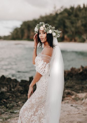 Bridal Crown And Veil, Crown And Veil, Liz Martinez Bridal, Bohemian Weddings, Wedding Flower Crown, Blue Bride, Beach Wedding Gown, Beach Wedding Flowers, Boho Beach Wedding