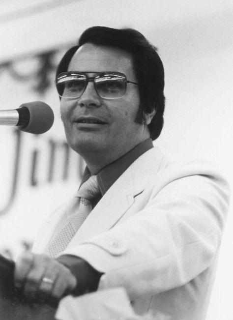 Jim Jones Community Organizer, Faith Healers, Jim Jones, Gunshot Wound, Cult Leader, Real Monsters, Jeepers Creepers, Evil People, Portrait Photo