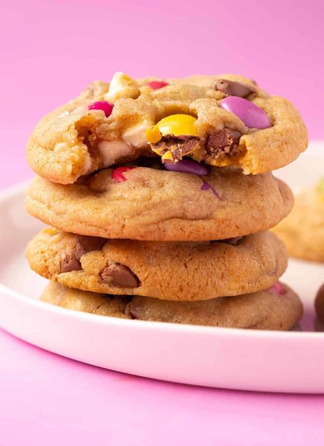 Easy Smartie Cookies Recipe - Sweetest Menu Smarties Recipes, Smartie Cookies, Dessert Baking Recipes, Easy Delicious Dessert, Smarties Candy, Oat Cookie Recipe, 2023 Ideas, Cookie Spread, Oat Cookies