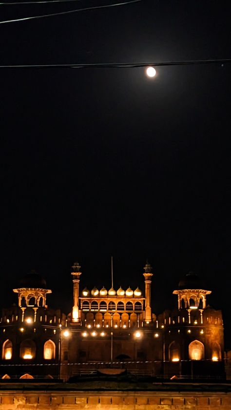 lal quila (red fort, old delhi) Purani Dilli Aesthetic, Red Fort Delhi, Old Delhi, Iphone Wallpaper Stills, Red Fort, Cute Couple Drawings, City Wallpaper, Couple Drawings, Travel Aesthetic