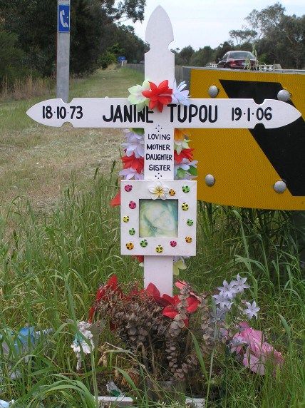 Road Side Shrine Research Road Side Memorial Crosses Diy, Road Side Memorial Ideas, Memorial Crosses Wooden Diy Roadside, Diy Cross For Grave, Roadside Memorial Ideas, Roadside Memorial, Wood Craft Pattern, Diy Marker, Cemetery Decorations