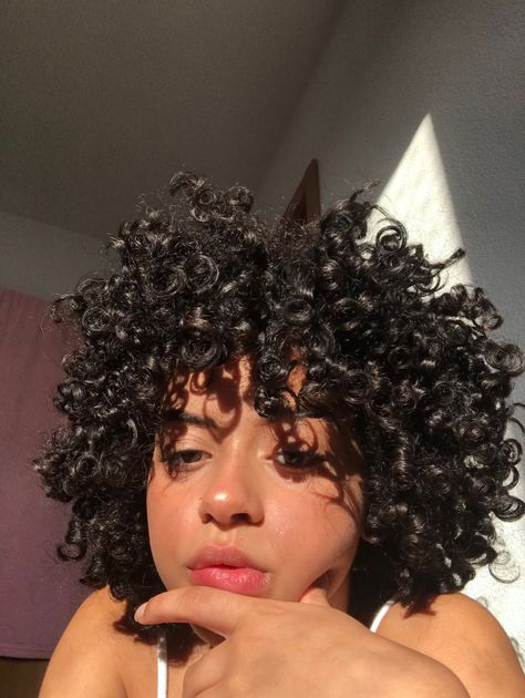 @_s7ng Short Curly Cuts, Curly Cuts, Androgynous Hair, Natural Curly Hair Cuts, New Hair Do, Curly Hair Photos, Short Curly Haircuts, Short Curls, Beautiful Curly Hair