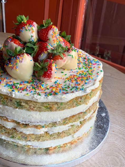 Cake With Jam, Birthday Cake Strawberry, Birthday Cake Sprinkles, Christina Tosi, Make Birthday Cake, Cake Sprinkles, Dipped Strawberries, Cake Strawberry, Confetti Cake