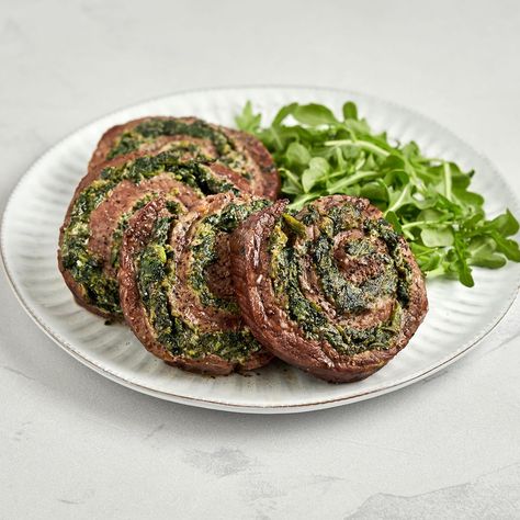 Flank Steak Pinwheels, Cheap Steak, Steak Pinwheels, Beef Flank Steak, Baked Steak, Pinwheel Appetizers, Steak Tips, Christmas Side Dishes, Pinwheel Recipes