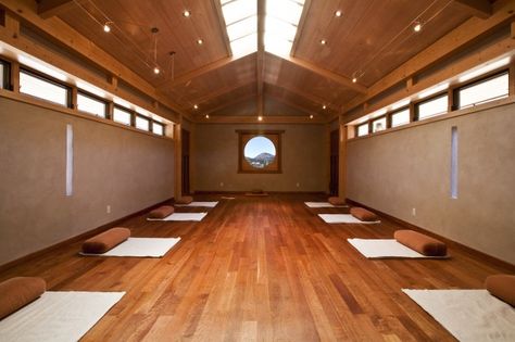 Yoga Studio Design Ideas, Yoga Studio Interior, Hot Yoga Studio, Meditation Studio, Yoga Studio Design, Meditation Corner, Meditation Rooms, Zen Space, Yoga Space