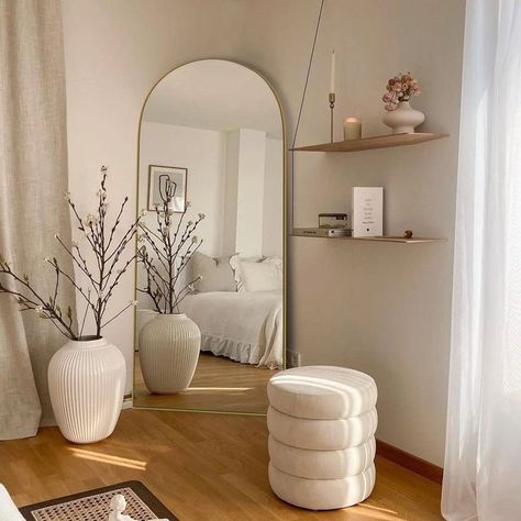 Living Room Decor Inspiration, Dream Apartment Decor, Apartment Decor Inspiration, Room Makeover Bedroom, Room Makeover Inspiration, Decor Home Living Room, Room Inspiration Bedroom, Home Room Design, Minimalist Living Room