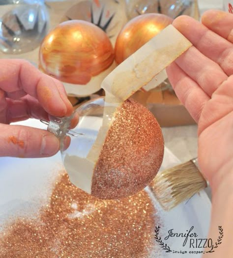 Remove tape right away from glitter #ornamentdiy #glitter #diychristmas Christmas Balls Diy, Diy Glitter Ornaments, Rose Gold Christmas Decorations, Glitter Ornaments Diy, Rustic Mantel, Xmas Baubles, Rose Gold Christmas, Diy Glitter, Gold Christmas Decorations