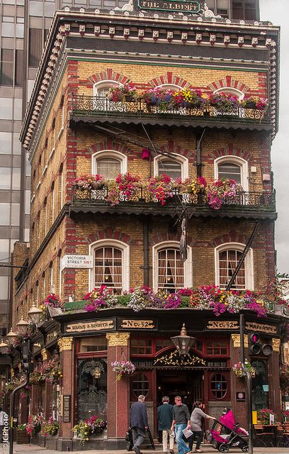 Residence Architecture, Victoria London, British Pub, London Pubs, England And Scotland, London Town, England Uk, England Travel, London Travel