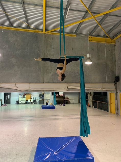 Arial Silk Aesthetic, Aerial Silks Aesthetic, Arial Silks, Aerial Skills, Clown School, Small Lotus Tattoo, Sunflower Room, Aerial Gymnastics, Silk Dancing