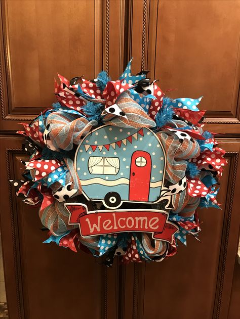 Happy Camping Wreath . Terri's Tennessee Treasures Camping Wreaths Diy, Camping Wreath, Camping Craft Ideas, Summer Wreaths Diy, Camper Wreath, Camping Craft, Camping In Tennessee, Camping Cornwall, Craft Summer