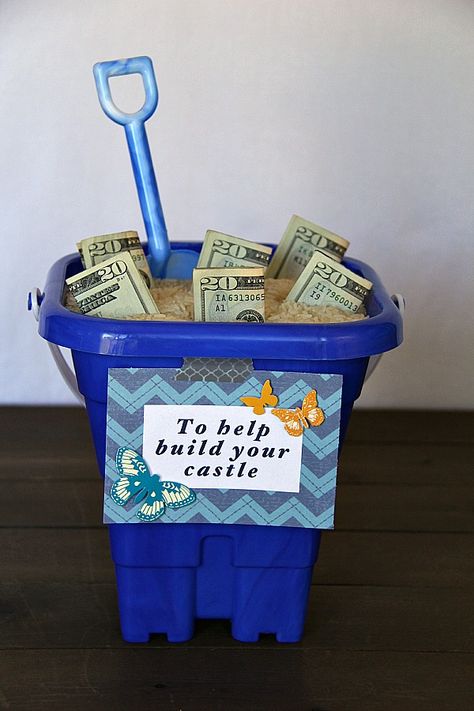 15 Creative Ways to Give Money as a Gift4 Creative Ways To Give Money, Ways To Give Money, Money As A Gift, Graduation Money Gifts, Graduation Money, Creative Money Gifts, Birthday Money, Houses Ideas, Christmas Money