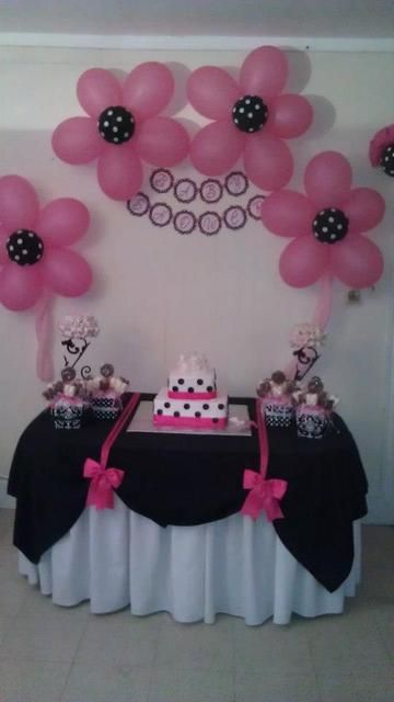 Photo 4 of 12: black and white polka dots and damask with fuschia / hot pink accents / Baby Shower/Sip & See "Yamell's baby shower" | Catch My Party Flower Balloons, Deco Ballon, Balloon Flowers, Minnie Mouse Party, Minnie Mouse Birthday, Baby Diy, Baby Shower Diy, Birthday Decoration