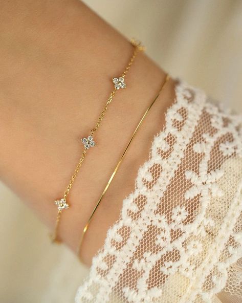 18k Gold Bracelet, Minimalist Bracelet, Dainty Bracelets, Gold Plated Bracelets, Flower Bracelet, Wedding Bracelet, Exquisite Jewelry, Gold Gold, Silver Bracelets