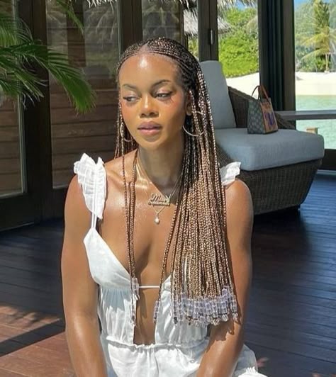 September Hairstyles Black Women, Mixed Color Box Braids Black Women, Spring Braid Colors, Bra Strap Length Box Braids, Fulani Braids Hairstyles With Beads, Blonde Braids With Beads, Fulani Braids Blonde, Cornrows With Beads, Short Box Braids Hairstyles