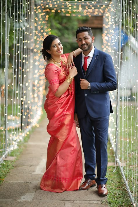 Couple Photo Love, Weddings Couple Poses, Marriage Reception Poses, Wedding Reception Stills, Reception Couple Photoshoot, Wedding Stills Couples, Reception Stills Couples Telugu, Couples Anniversary Photoshoot Poses, Ingejment Poses Indian