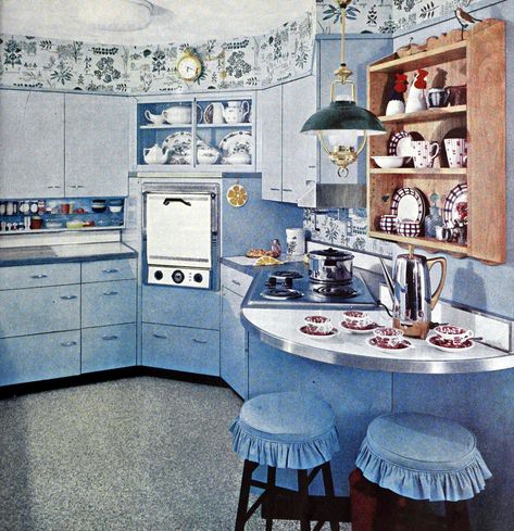 1940s Home Decor, 1940s Interior, 1940s Decor, 1950s Home Decor, Kitchen Color Trends, 1940s Kitchen, Metal Kitchen Cabinets, 1940s Home, 동화 삽화