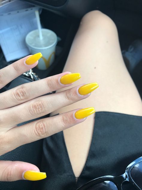 Hufflepuff Costume, Rich Girl Bedroom, Yellow Nail Art, Yellow Nails Design, Prom Ideas, Nails 2020, Yellow Nails, Rich Girl, Cute Acrylic Nails