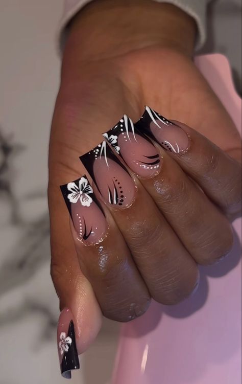 Nail Shop Nail Designs, Acrylic Nail Design Medium Length, Nail Salon Nails Ideas, Classy But Cute Nails, Cute Nail Inspo 2024, Instagram Baddie Acrylic Nails Short, Cute Easy Nails For Beginners, Short Easy Acrylic Nails, Short Acrylic Nails Back To School