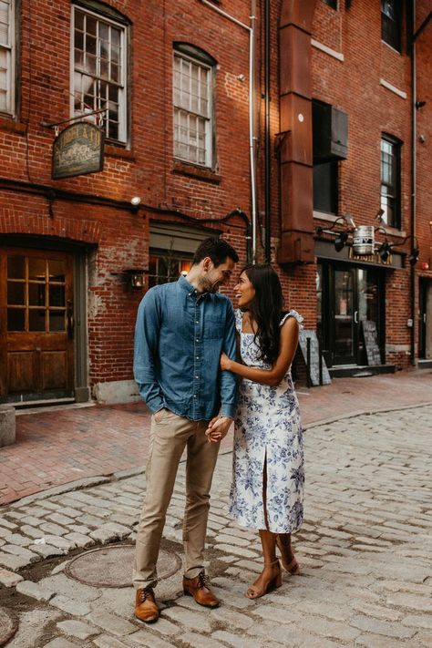 Couple's engagement photos in downtown portland maine Portland Maine Engagement Photos, In Love Pics, Maine Engagement Photos, Portland Engagement Photos, Maine Wedding Ideas, City Couples Photography, Portland Maine Wedding, Couples Outfits, Resort 2024