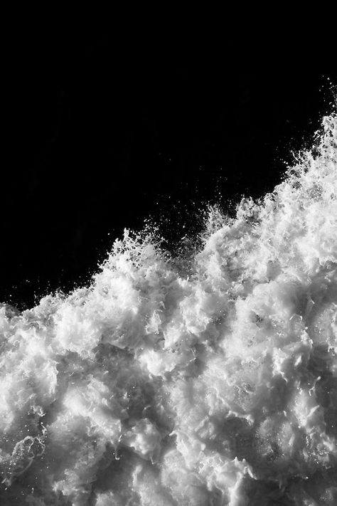 Water splashes Water Photography, White Picture, Black White Photos, Black N White, Backgrounds Free, Black And White Pictures, White Photo, Pics Art, White Aesthetic