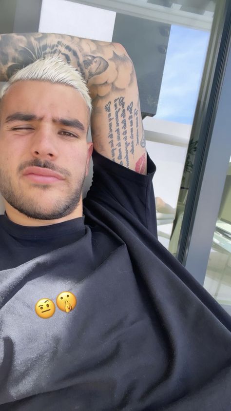 Theo Hernandez, Mystical Tattoos, Paolo Maldini, Ac Milan, Football Players, Milan, Soccer, Football, Tattoos