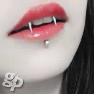 Mouth Piercings, Lip Piercing Jewelry, Industrial Piercing Jewelry, Vampire Bites, Lip Jewelry, Smiley Piercing, Cool Piercings, Cute Piercings, Facial Piercings