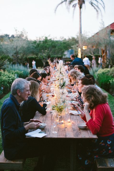 Kinfolk, Kinfolk Dinner Australia, Gathering, Eating, Celebration, People, Party, Event, Long Table Dinner. Download this photo by Luisa Brimble on Unsplash Kinfolk Dinner, Farmhouse Table Setting, Gathering Table, Group Of People, Long Table, Birthday Dinners, Wooden Table, Party Inspiration, Rehearsal Dinners